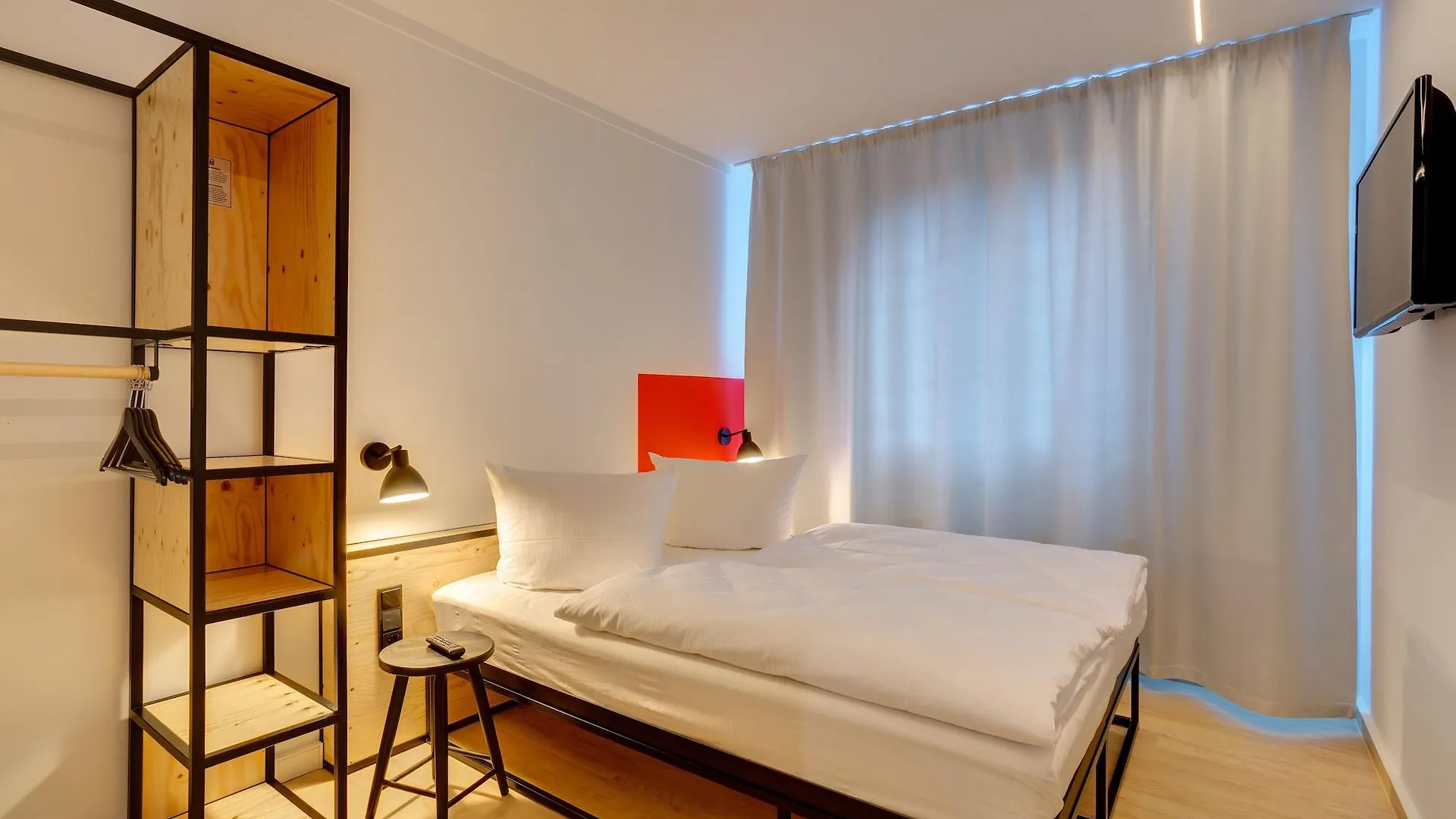 ***  Meininger Hotel Leipzig Hauptbahnhof Germany