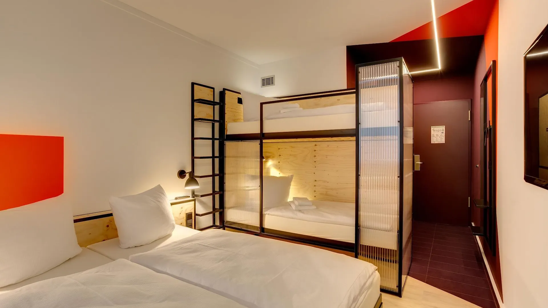 Meininger Hotel Leipzig Hauptbahnhof 3*,  Germany