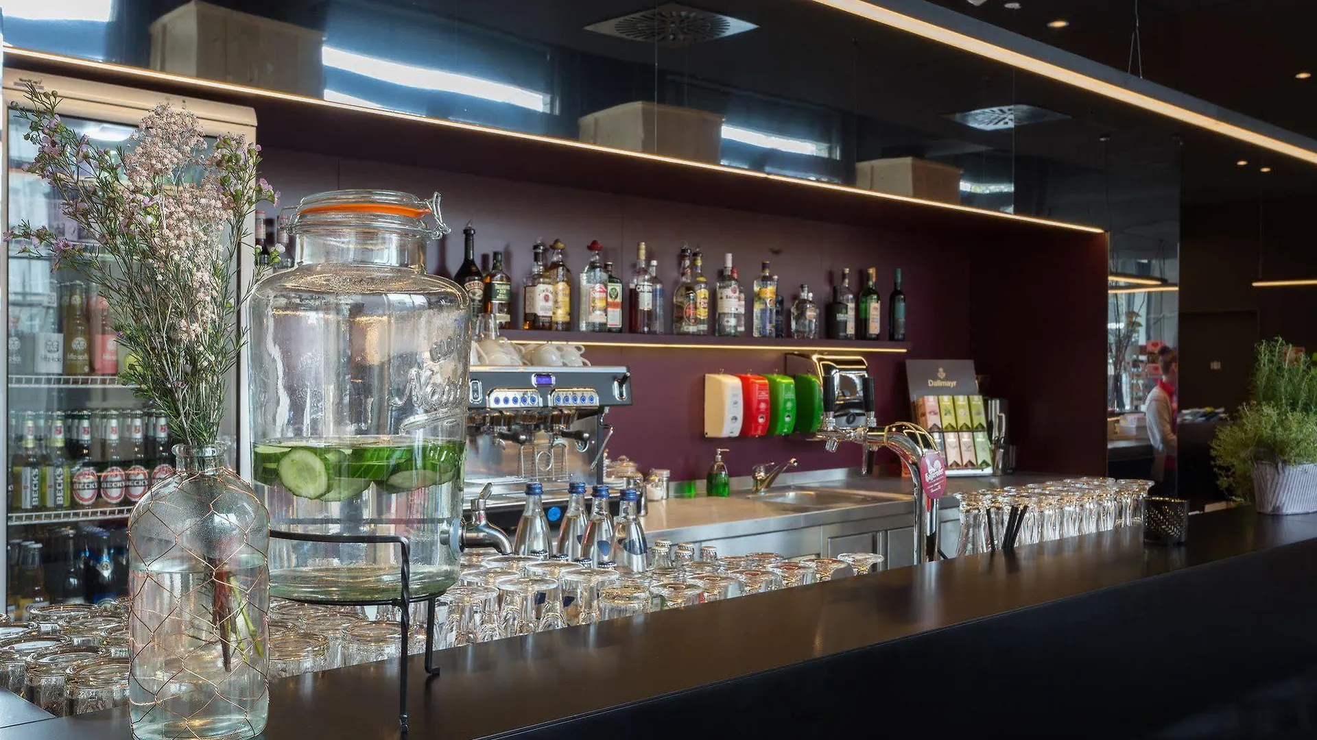 Meininger Hotel Leipzig Hauptbahnhof 3*,