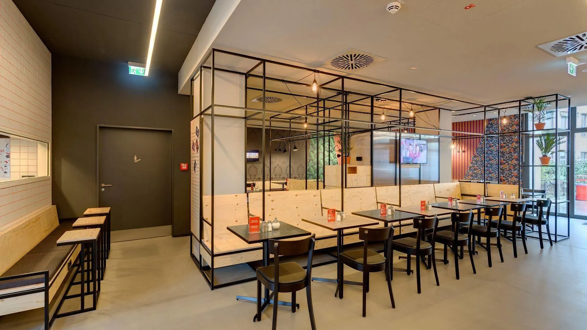 Meininger Hotel Leipzig Hauptbahnhof